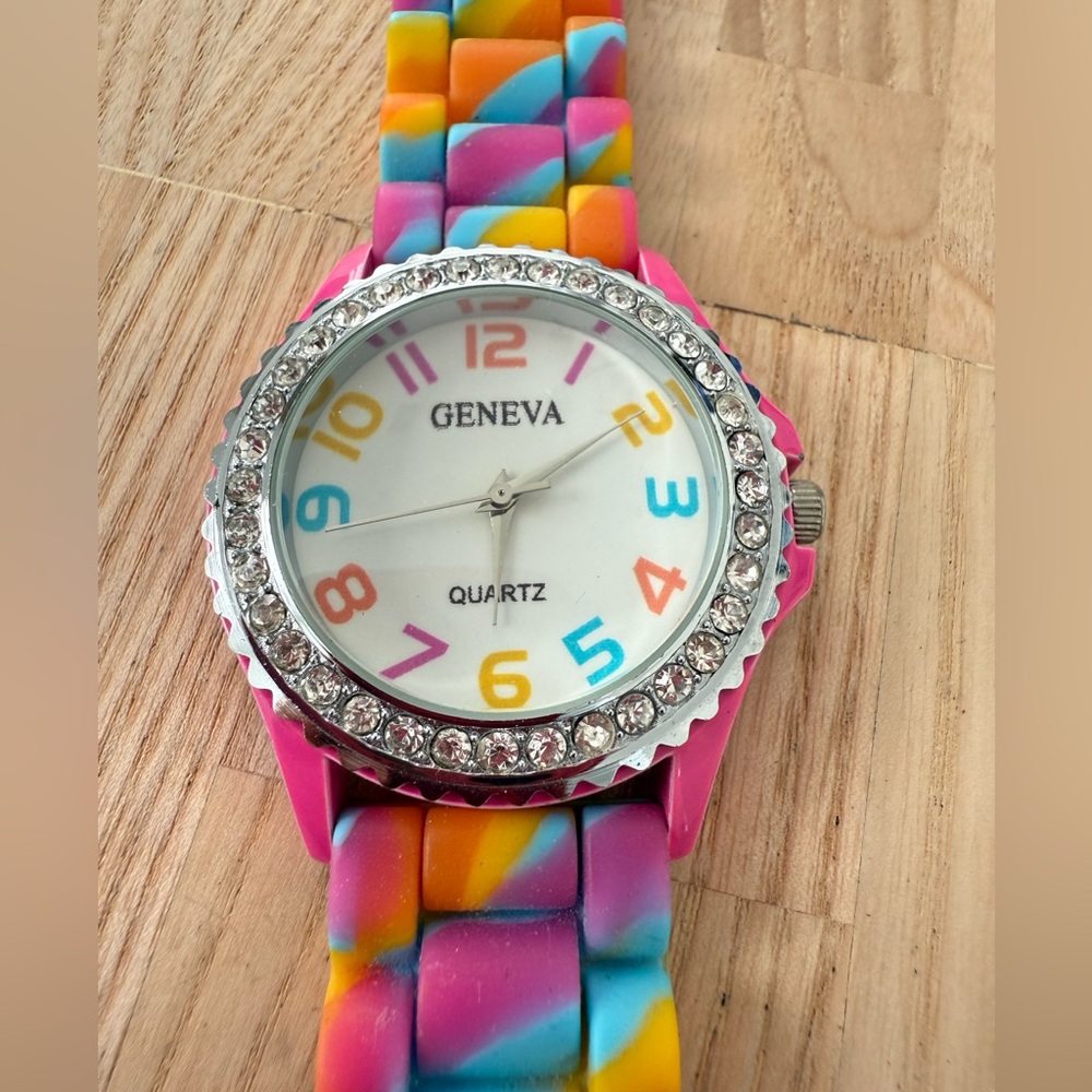 Geneva ladies colorful tie dye silicone strap fashion watch NEW BATTERY